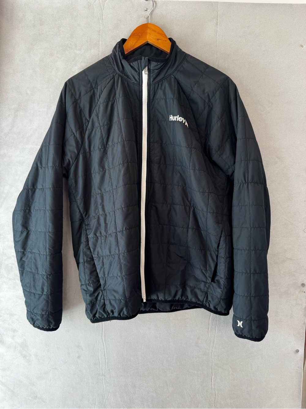Hurley Quilted Jacket M Black Lightweight Puffer Full Zip Surf Streetwear
